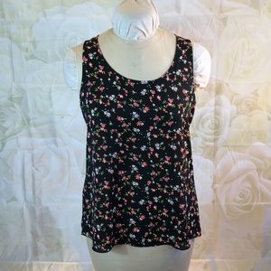 Express Top Sleeveless Split Shirttail Black Floral Medium
